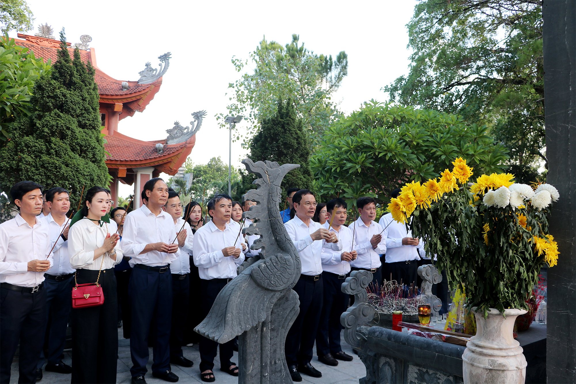 Anh-tin-bai